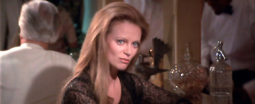 octopussy_magda.jpg (46000 bytes)